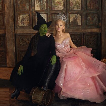 Wicked: Η Ariana Grande & η Cynthia Erivo σε ρόλους «μαγικούς» στη νέα ταινία της Universal.